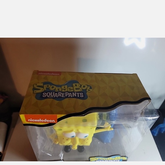 SpongeBob SquarePants Yellow and Blue Action Figure - Picture 5 of 6